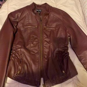 WOMENS JACKET SIZE SMALL.